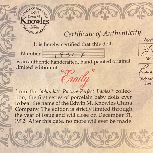 Collectible Porcelain Baby Girl, Picture-Perfect Babies. 1st series,Issued 1992. - Picture 5 of 6